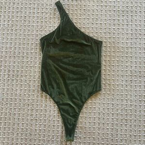 URBAN OUTFITTERS ONE-SHOULDER OLIVE BODYSUIT SIZE S